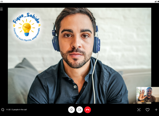 Fone com microfone para reuniões online